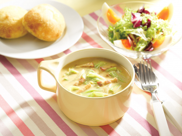 春キャベツの豆乳入りミルクカレースープ