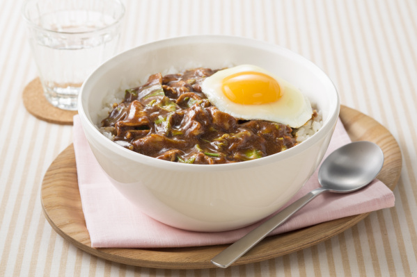 豚肉とキャベツのハヤシ丼