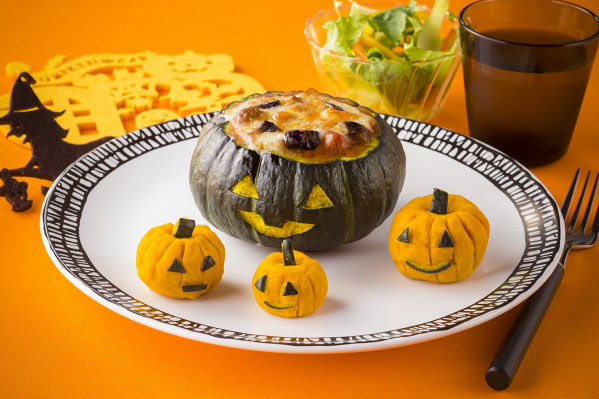 ミニかぼちゃとなすのハロウィーンミートマカロニグラタン