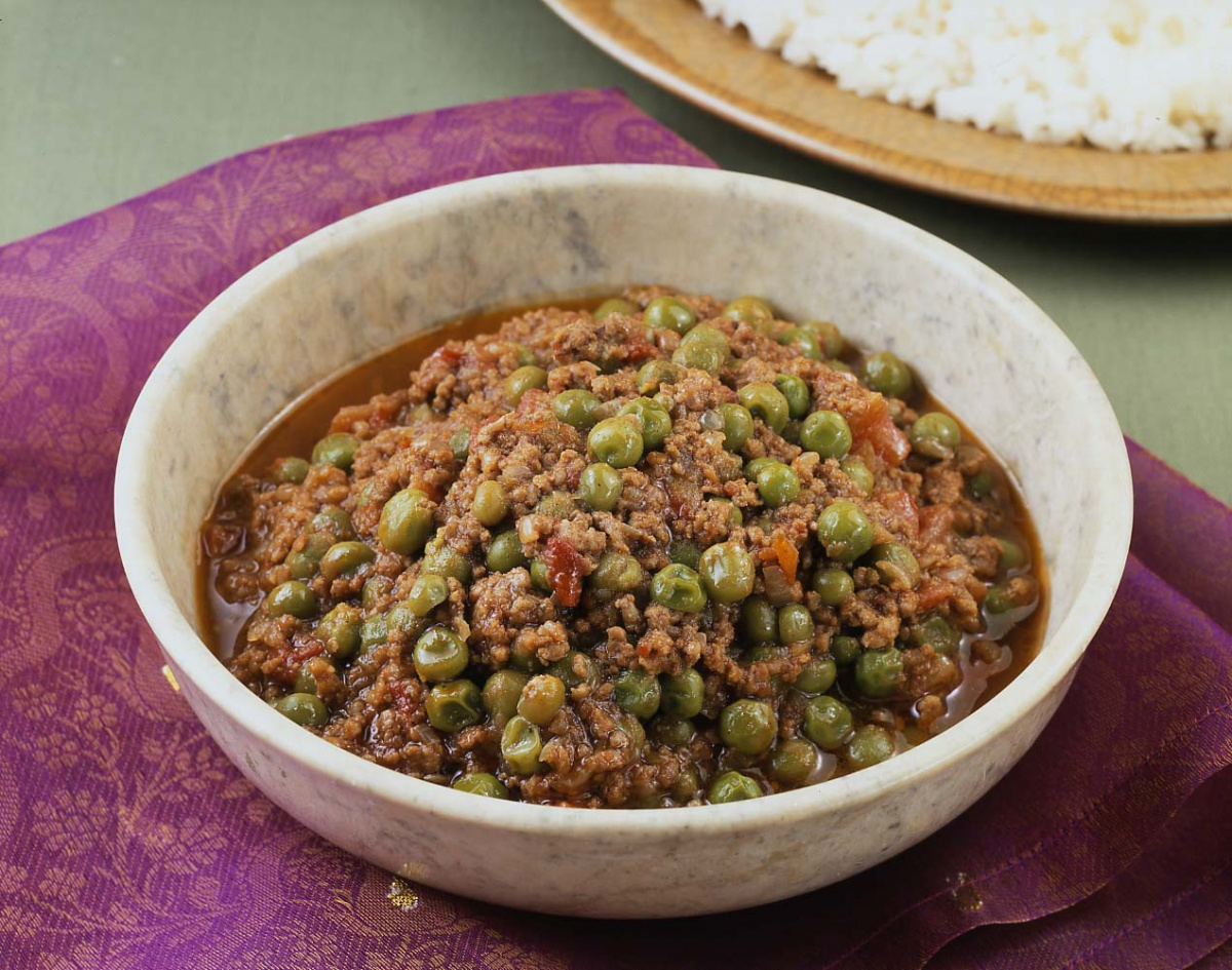 ケニア産コラードグリーンと牛ひき肉の煮込みレシピ