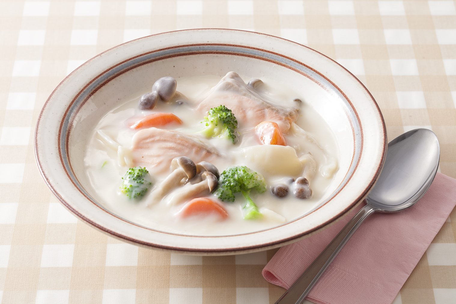 鮭とブロッコリーのクリームシチュー レシピ ハウス食品