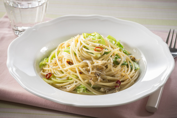 アンチョビキャベツとしらすのスパゲッティ
