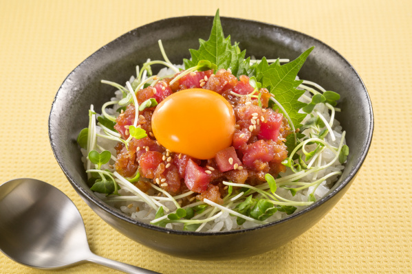 まぐろのユッケ風丼