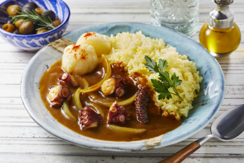 タコとごろっとじゃがいものカレー