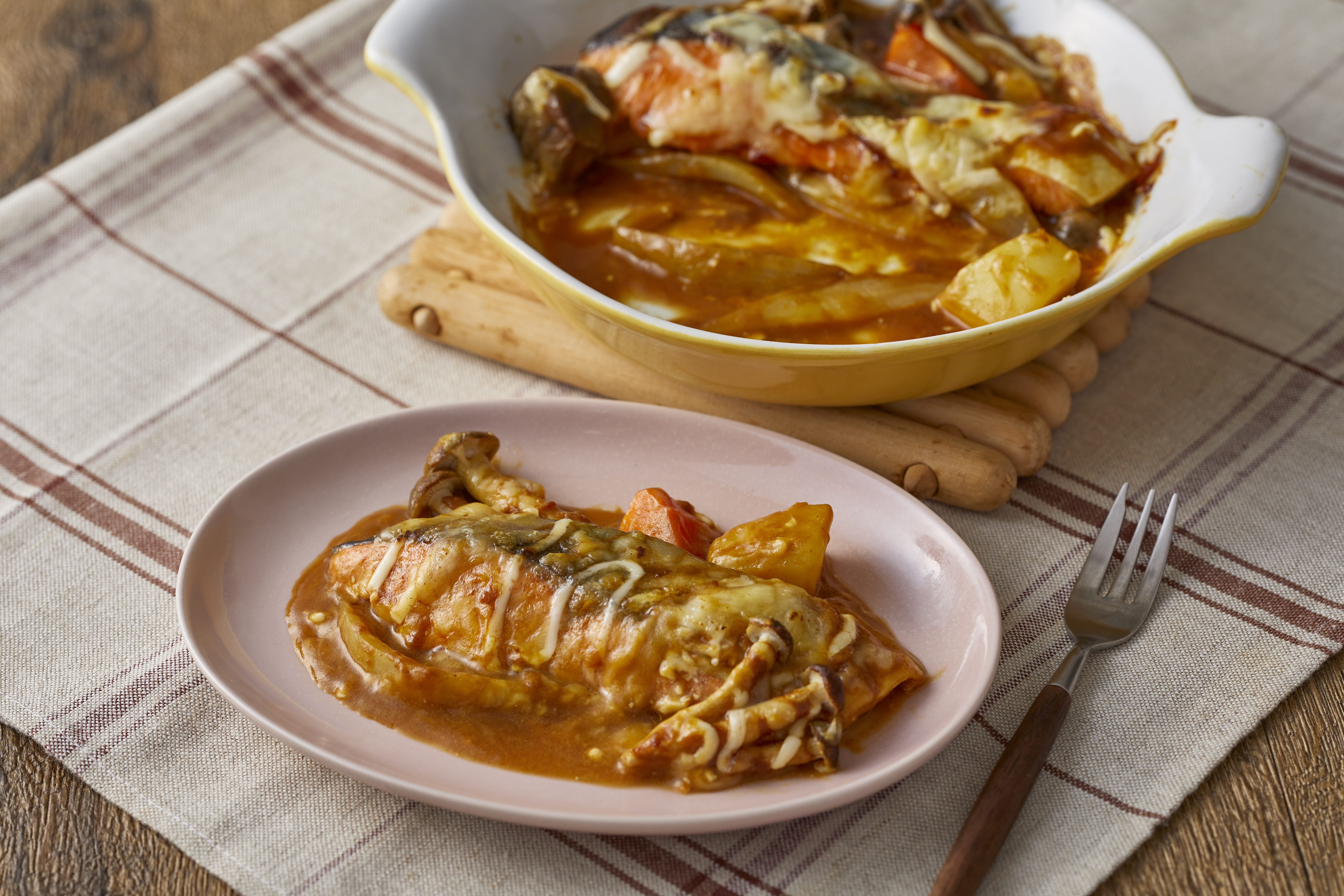 鮭ときのこのカレーチーズ焼き レシピ ハウス食品