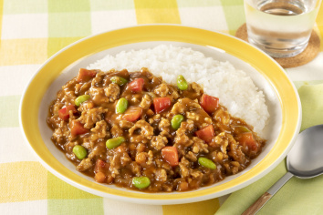 彩り野菜たっぷり！子どももOKキーマカレー