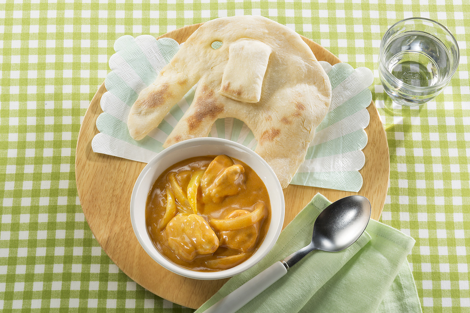ぞうのナンで食べるバターチキンカレー レシピ ハウス食品
