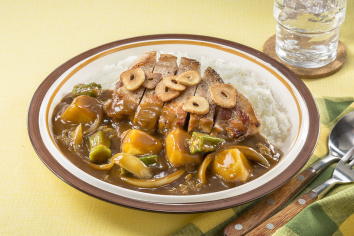 食べ応えたっぷりトンテキカレー