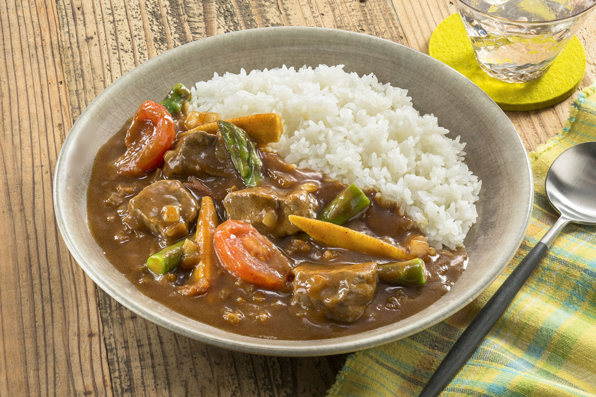彩りビーフカレー | レシピ | ハウス食品