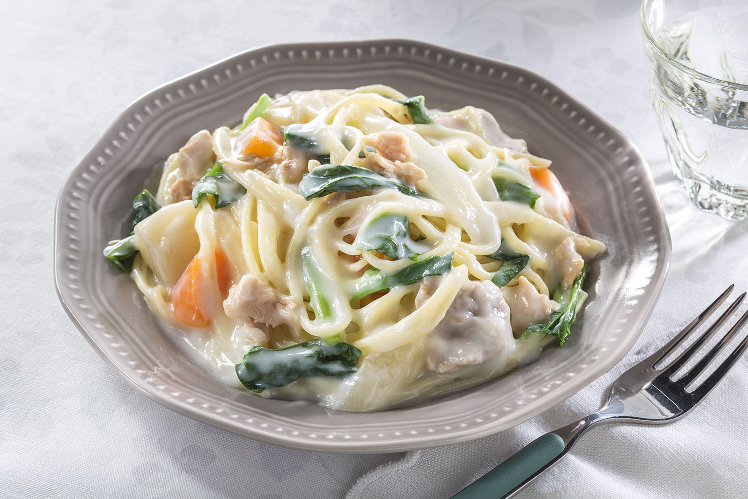 シチューをリメイク ツナとほうれん草のパスタ レシピ ハウス食品