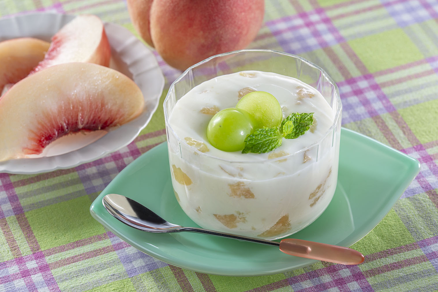 生クリームフルーチェ＜ピーチマスカット＞ | レシピ | ハウス食品