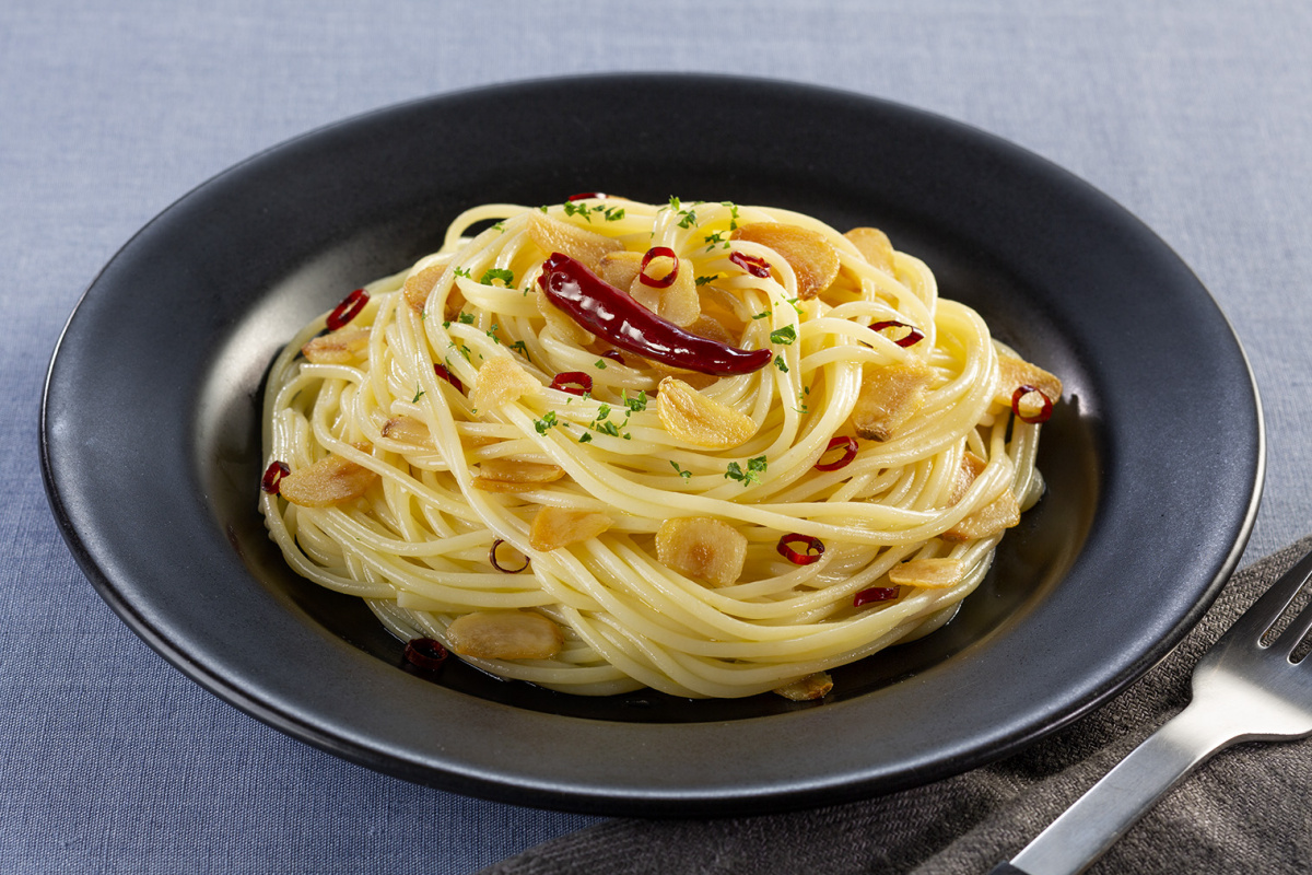 にんにくたっぷりペペロンチーノ | レシピ | ハウス食品