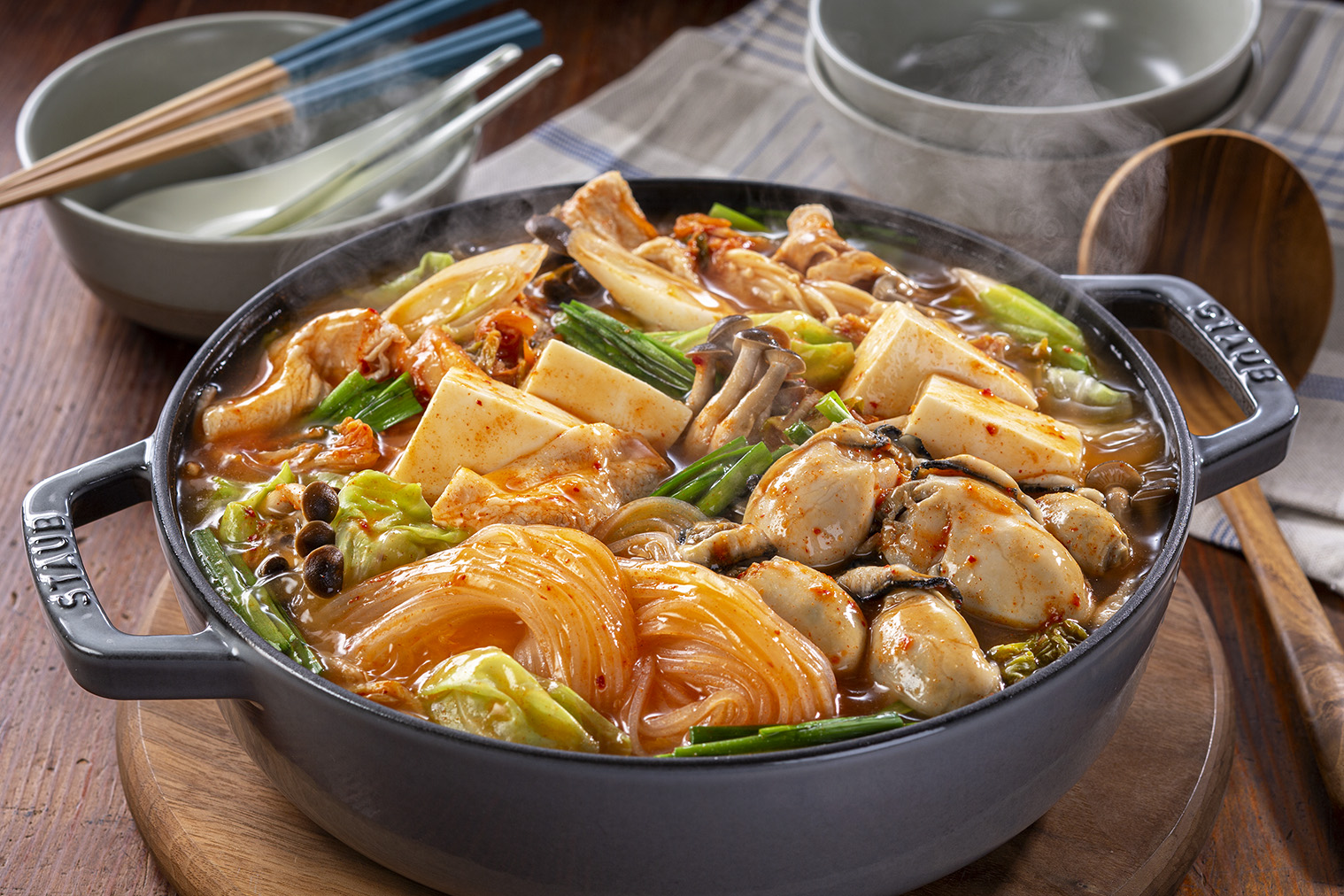 マロニーのかきキムチ鍋 | レシピ | ハウス食品