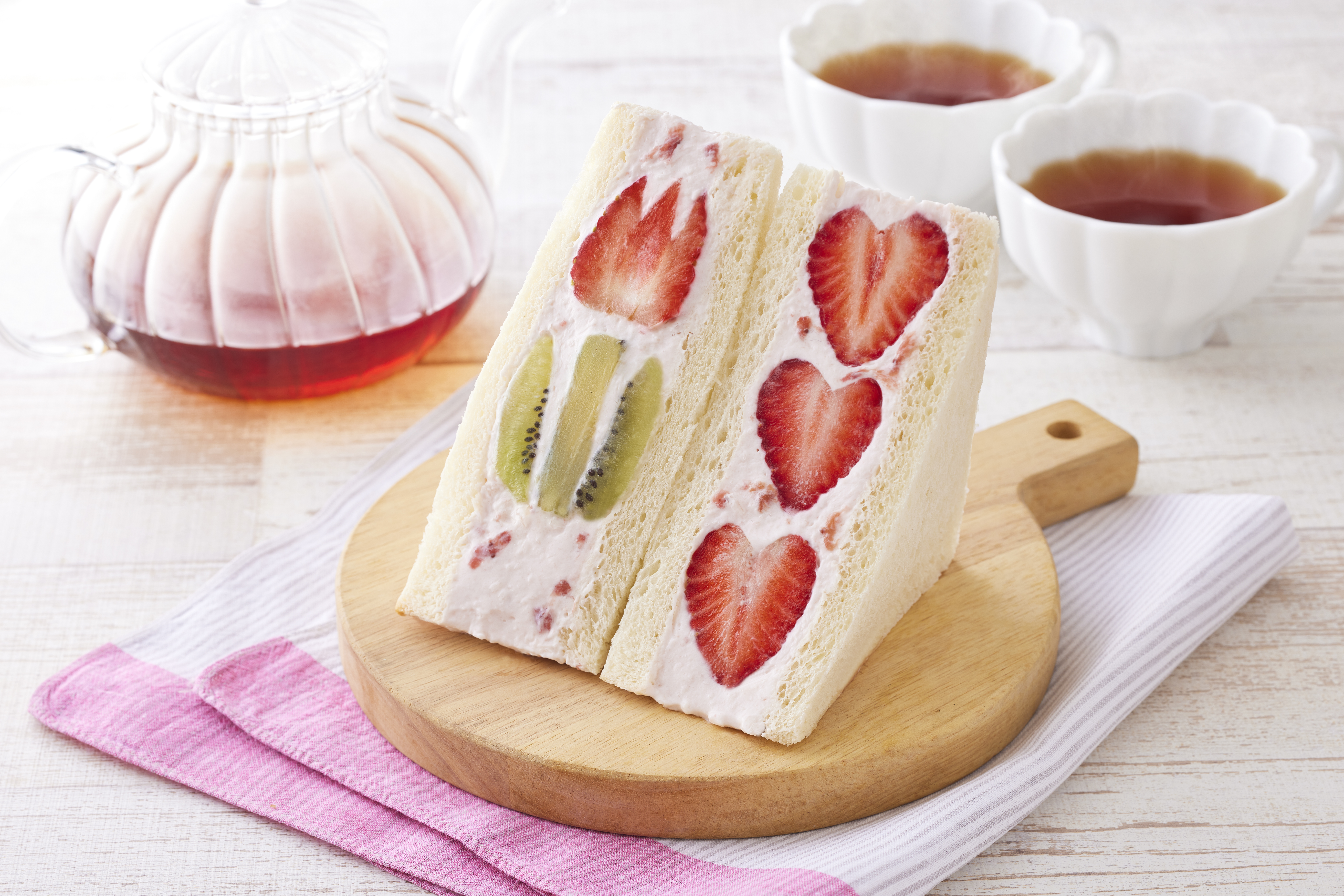 フルーチェサンド | レシピ | ハウス食品