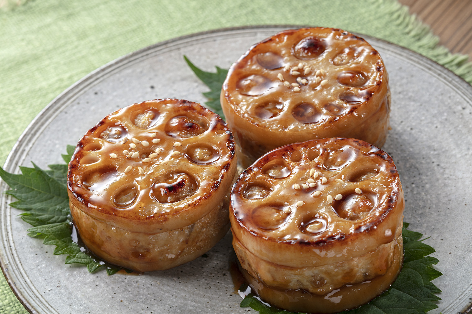 豆腐ハンバーグヘルパーのれんこんのはさみ焼き | レシピ | ハウス食品