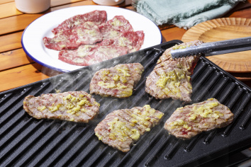 牛肉のわさびまみれ焼き