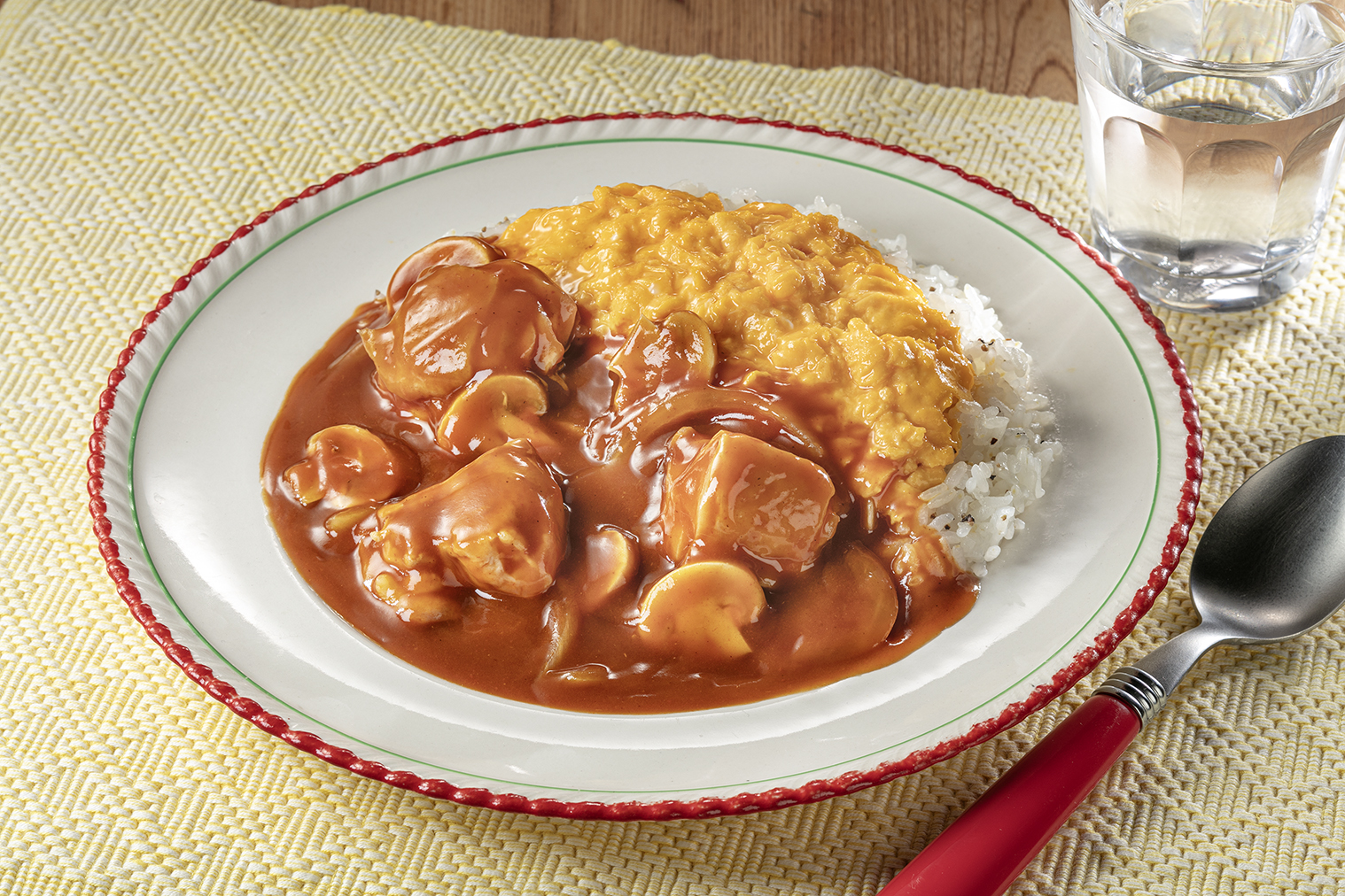 隠し味はこくまろカレーの1かけルウ！チキンの完熟トマト