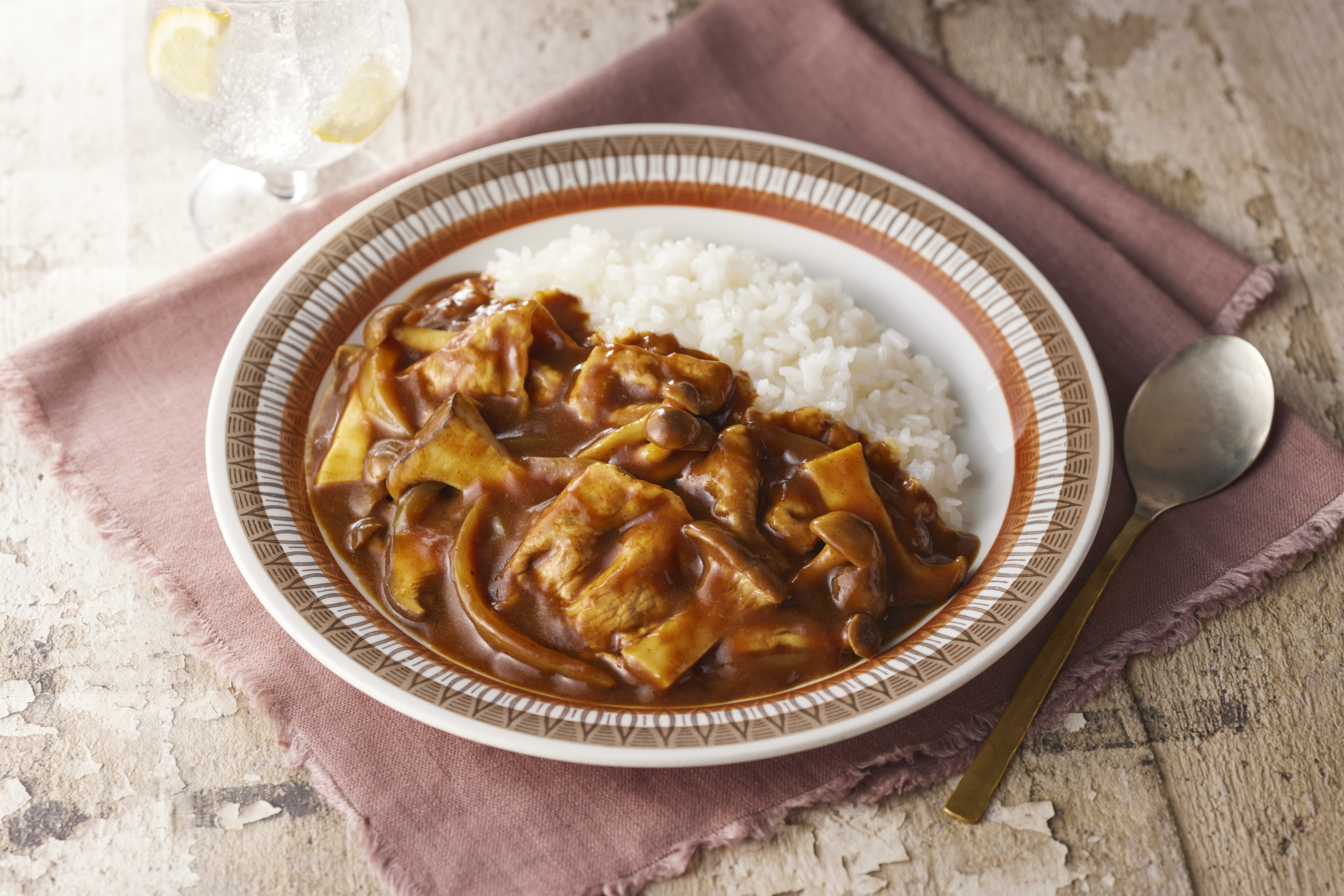 焙煎スパイス仕立てのきのこのカレー | レシピ | ハウス食品