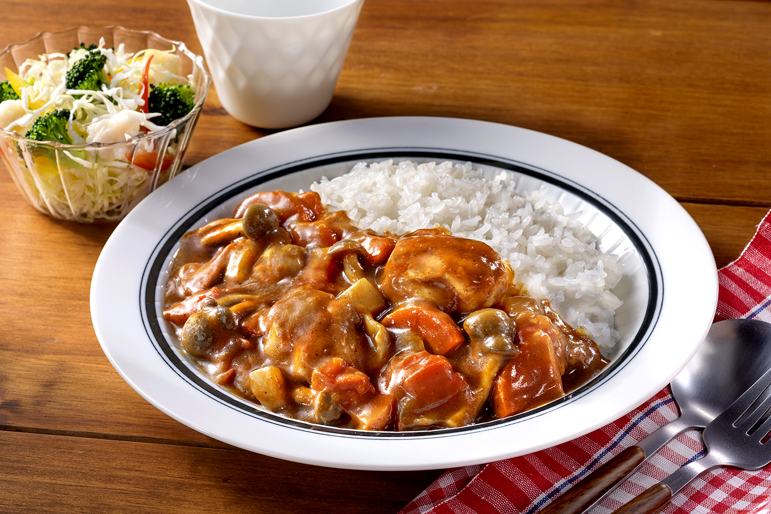 トマトで作る無水チキンカレー | レシピ | ハウス食品