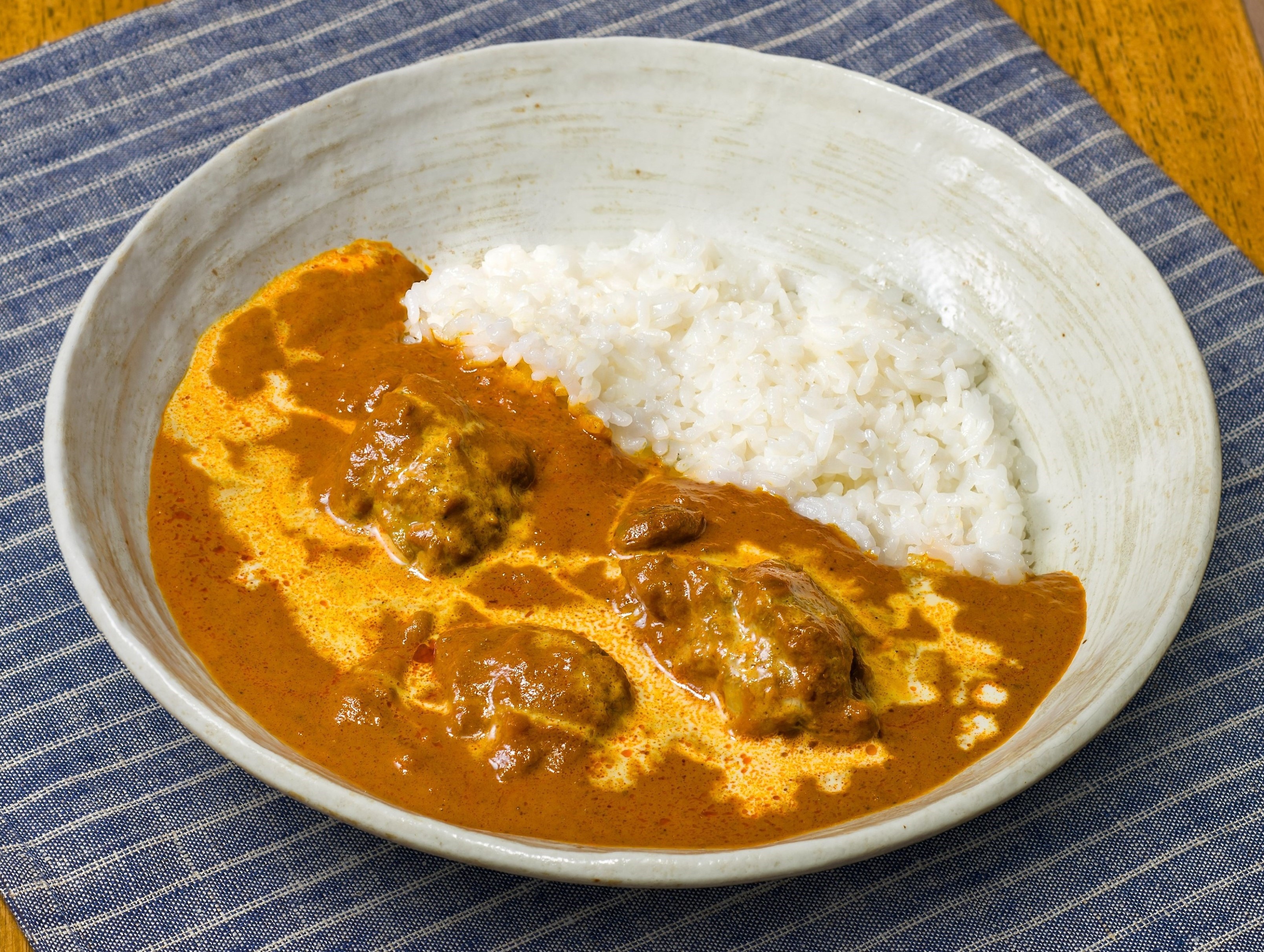 本格！濃厚無水バターチキンカレー | レシピ | ハウス食品