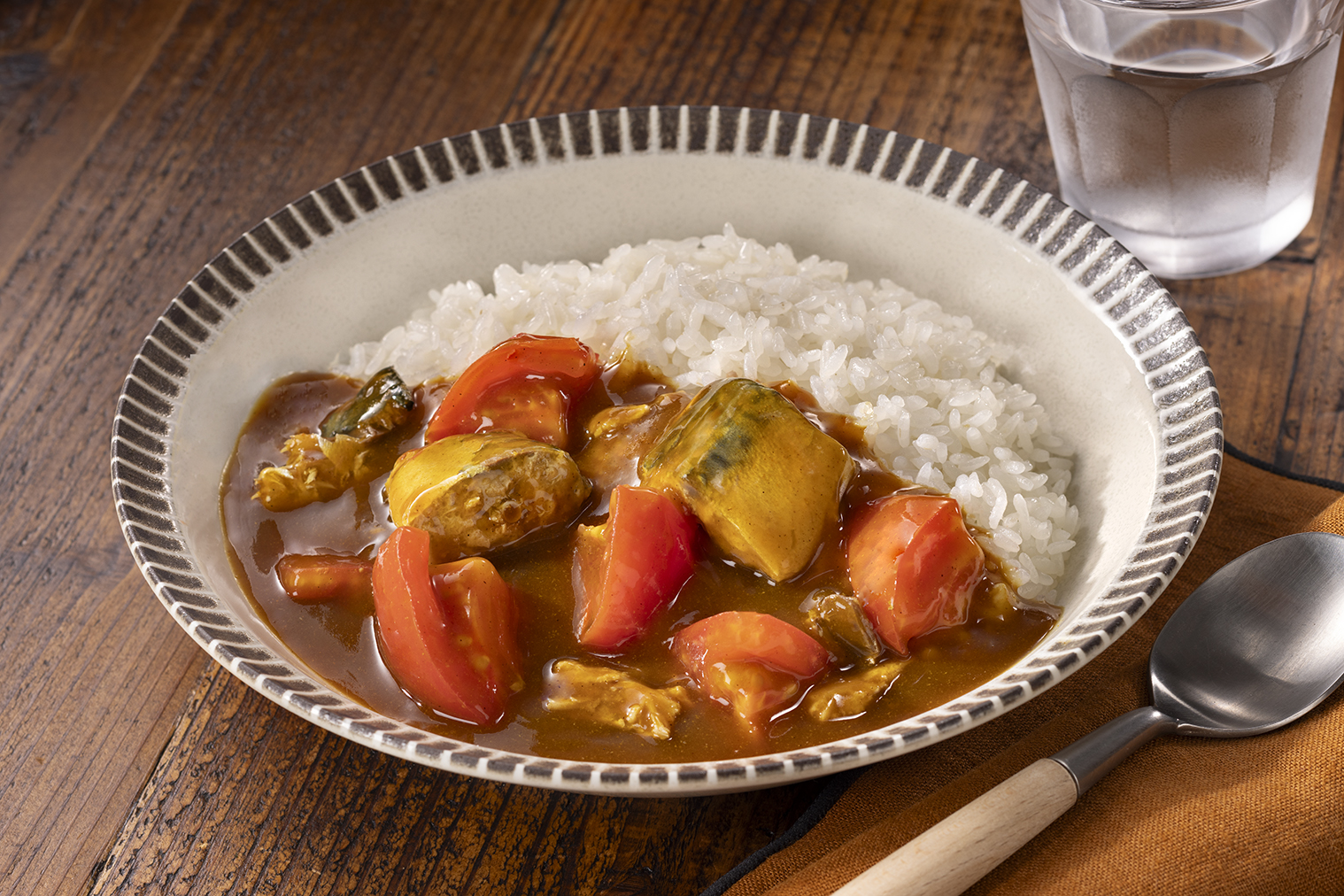 サバカレー スパイス香るさば缶だしカレー | レシピ | ハウス食品
