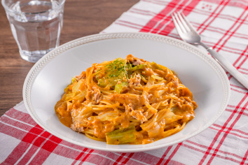 ツナとキャベツのトマトクリームパスタ
