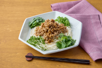 薬味たっぷり肉みそあえそうめん　