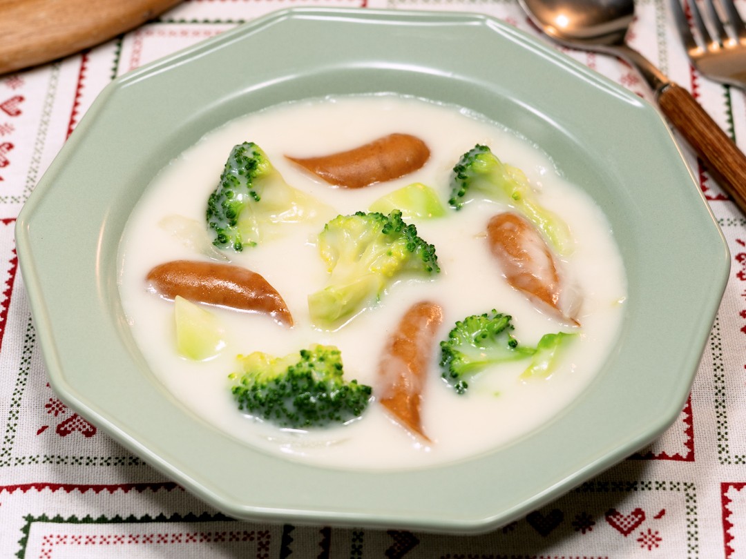 ブロッコリーのクリームシチュー | レシピ | ハウス食品