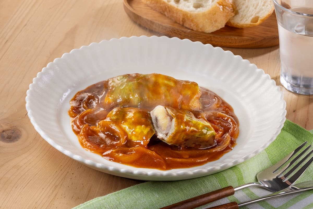 「カレーソースで食べるレタス巻き」