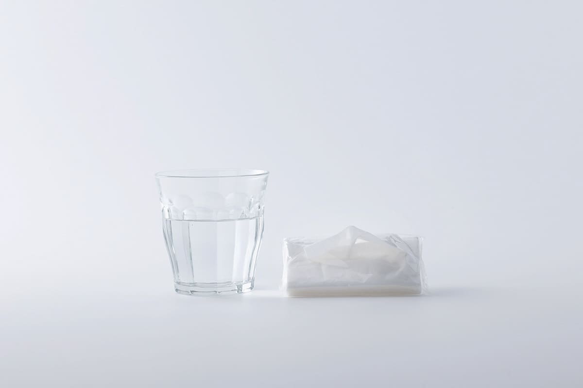 ティッシュペーパー、水の画像