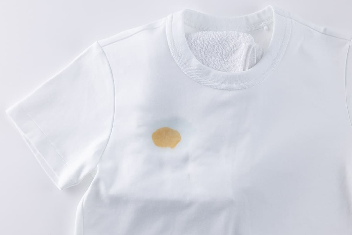 スポンジでたたいた後のシミ