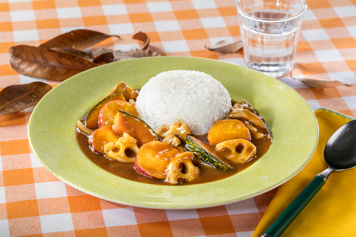 「秋野菜を味わうこくまろカレー」の画像