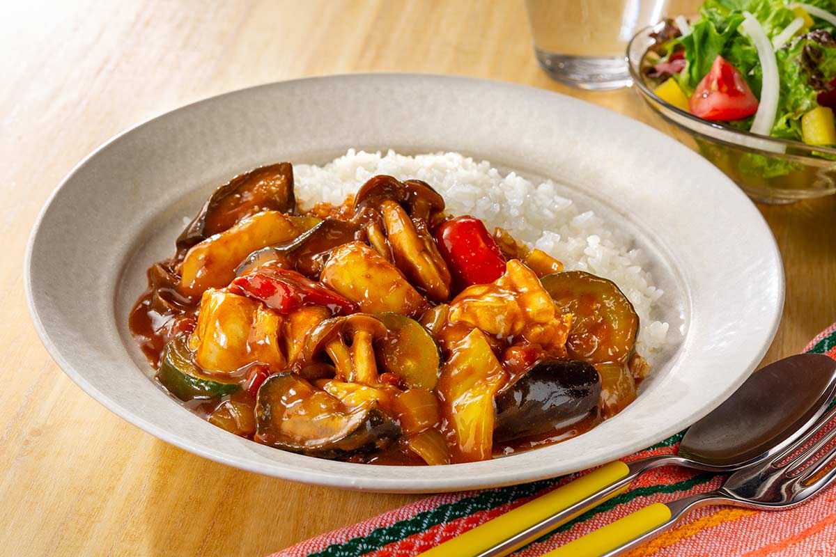 【トマトカレーレシピ】トマト缶と生トマトどっちを使う？酸味をやわらげるコツも