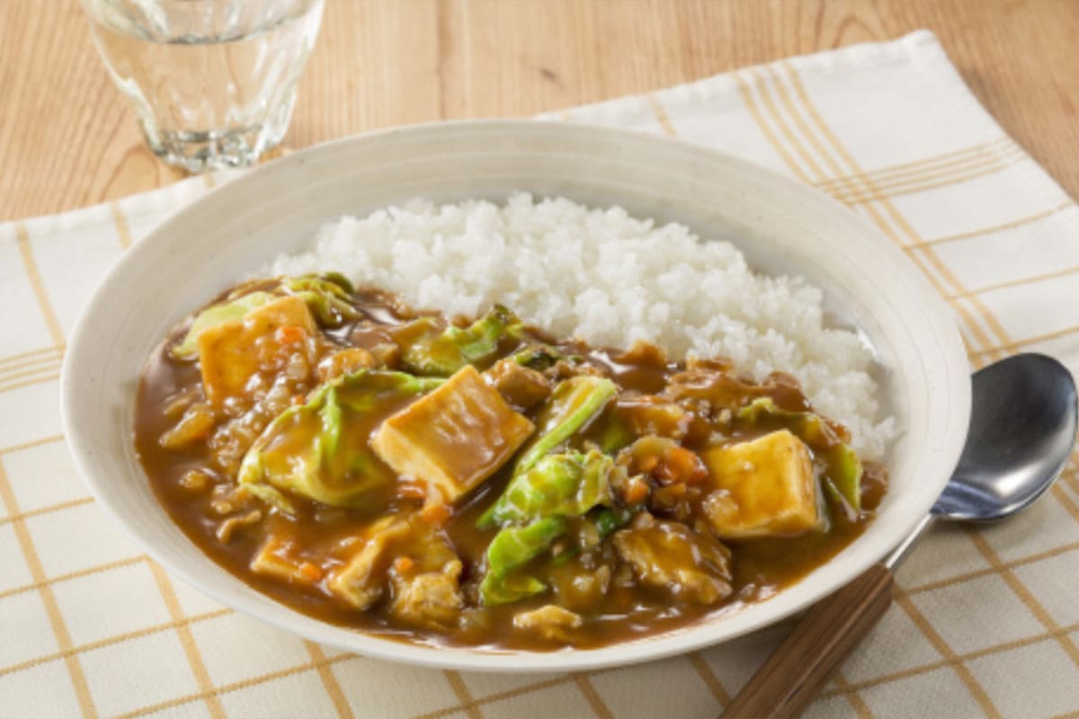 「豆腐とキャベツのカレー」の画像
