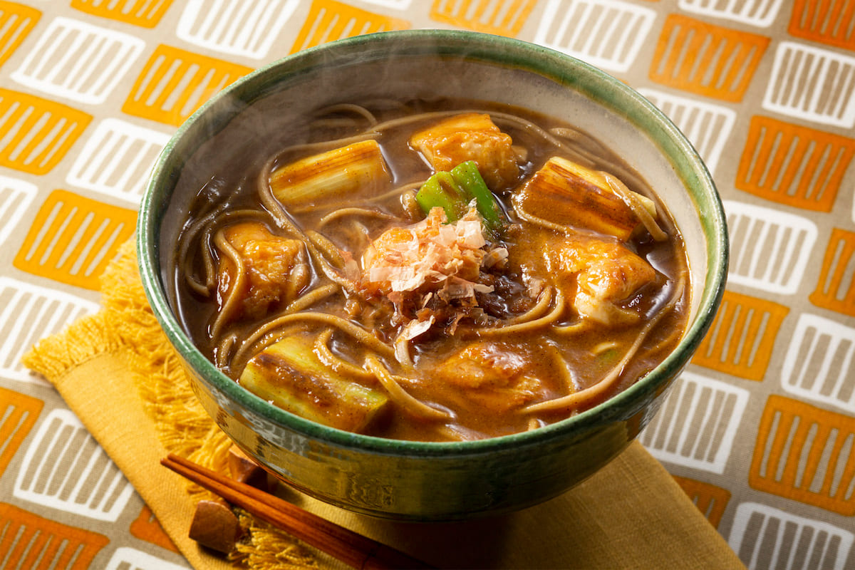 【カレーそばレシピ】ルウ&めんつゆで簡単！ 失敗知らずの黄金比はコレ
