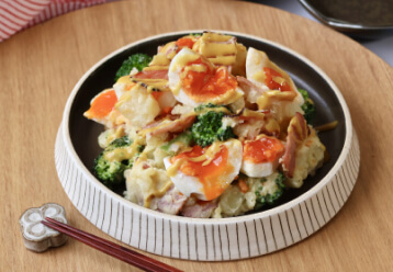 ベーコンとブロッコリーのボリュームサラダ