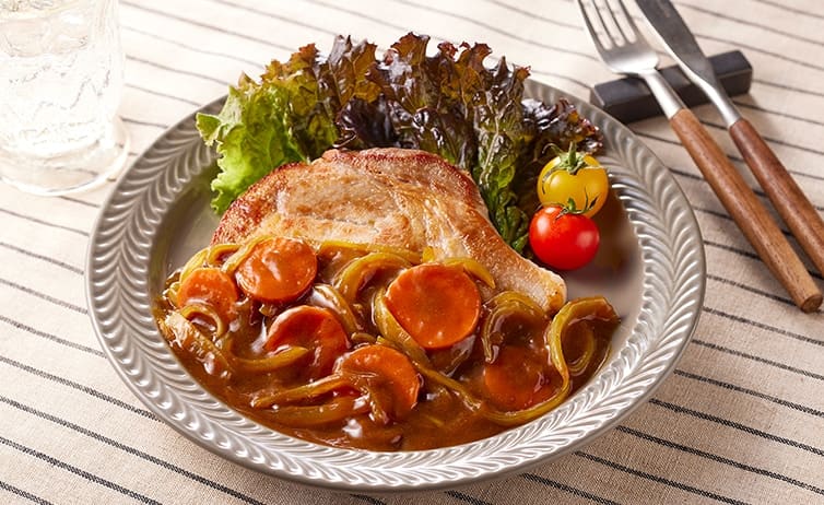 果実仕立てのカレーソース with ポークソテー