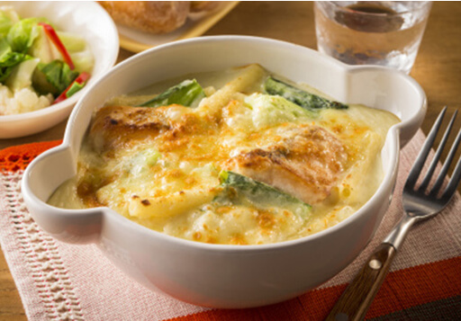 鮭とチンゲン菜のマカロニグラタン