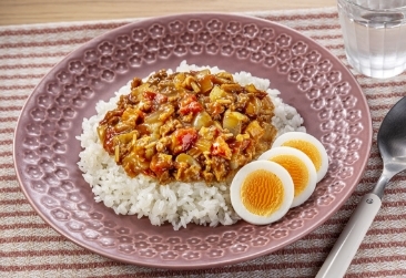 レンジで作るトマトたっぷりキーマカレー 