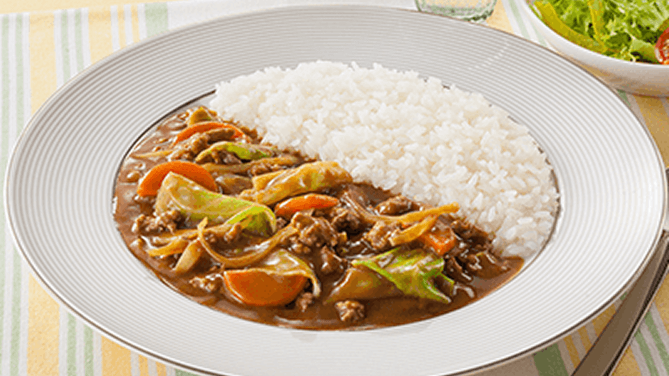 フライパンで作るひき肉とキャベツのカレー