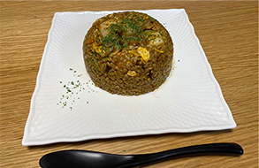 #たまにはギルティ飯を 海鮮カレーチャーハン