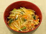 写真：【低たんぱくミート（ミンチ状肉様食品）】野菜たっぷり天津丼